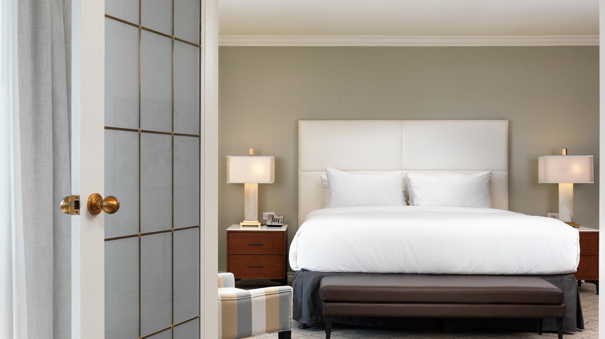 Signature Victoria Suite